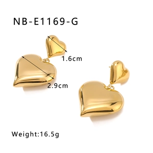 Detailed dimensions of 18k gold plated heart drop earrings showing size and 16.5g weight