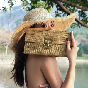 Women Straw Woven Clutch Bag Handmade Bohemian Envelope Handbag With Metal Lock For Summer Beach Vacation Party