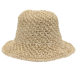 Eleganter beiger handgewebter Strohhut für Damen mit Sonnenschutz und floraler Textur