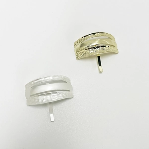 U-Shape Alloy Hair Hook Striped Hammered Metal Low Ponytail Buckle Hair Clip For Women Sweet Cool Style