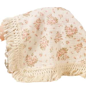 Baby Baumwolle Pucktuch mit Blumenmuster und eleganten Fransen Quasten in Elfenbein