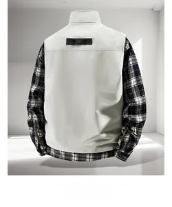 Rückansicht der Outdoor-Utility-Weste aus Baumwoll-Spandex mit funktionellem Riemendetail