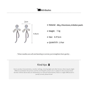 Detailed size chart for bow earrings with pearls and rhinestones measuring 4.4cm by 2cm