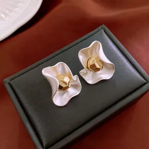 Flower Stud Earrings Alloy Gold Plated With Silver Earring Post Wrinkled French Retro Niche Fashion Jewelry For Women