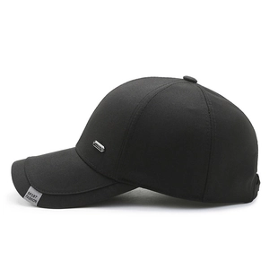 Berretto da baseball nero da uomo in cotone con fibbia in metallo e inserto sportivo