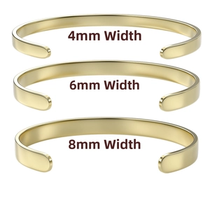 Vertikale Anzeige der 4mm, 6mm und 8mm Breitenoptionen für goldene C-förmige Armspangen