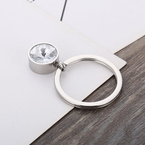 Porte-clés en acier inoxydable argenté avec pendentif en zircone cubique ronde