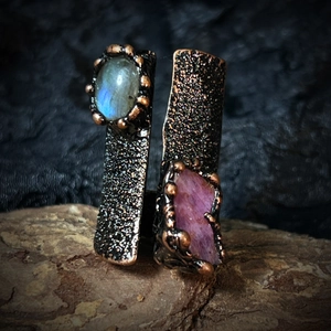 Vintage Open Bypass Ring Antique Copper Plated Natural Labradorite And Pink Raw Stone Handmade Gothic Jewelry For Women
