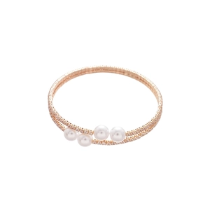 Bracelet double rang en or rose avec perles blanches et accents de diamants brillants