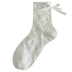 Creamy white crew socks with 3D bear jacquard and delicate satin bow decorations
