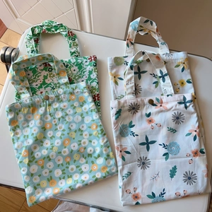 Vertical floral cotton tote bag with vintage copper buckle for casual daily use