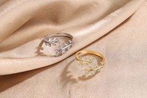 Detailed view of leaf ring in S925 sterling silver with sparkling zircon accents