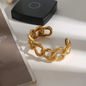 18K gold plated stainless steel chunky chain and spiral textured open bangle for women