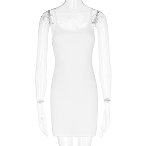 Robe courte moulante blanche en maille côtelée avec fines bretelles pour l'été