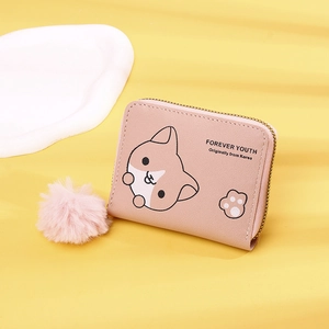 Portafoglio gatto rosa con cerniera dorata e dettaglio di morbido pompon in peluche