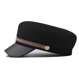 Schwarze Fiddler-Mütze mit Strasssteinen und Lederkrempe für Damen, weiße Basis