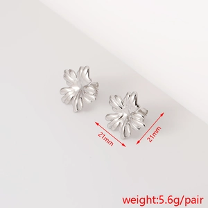 Silver textured flower stud earrings in stainless steel, 21mm size, 5.6g per pair