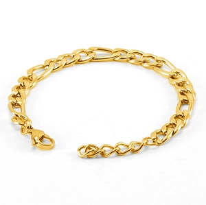Detailed view of the 18K gold-plated Figaro link bracelet and sturdy lobster clasp closure
