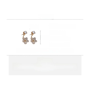 Detailed size chart showing 2.7cm by 1.3cm dimensions for crystal flower earrings