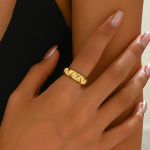 Stainless Steel Ring For Women Geometric Triangle Textured Band Gold Plated Modern Minimalist Jewelry Fashion Finger Accessory