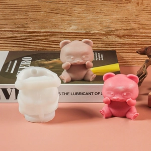 Dettaglio stampo in silicone panda 3D per candele fatte a mano e pietre per aromaterapia