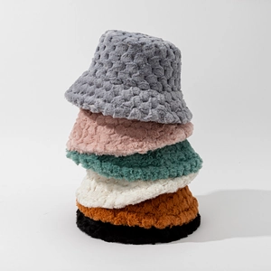 Chapeau bob en peluche épaisse pour femmes en plusieurs couleurs pour l'hiver