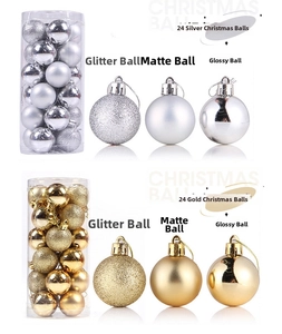 Detail of 24pcs gold and silver Christmas balls with glitter, matte and glossy finishes
