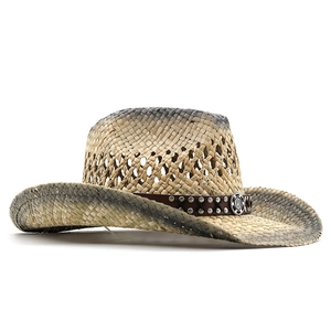 Chapeau de cowboy vintage en paille avec bord dégradé et ornement métallique de buffle