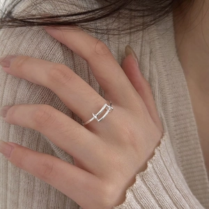 925 sterling silver minimalist adjustable ring with rectangular geometric frame on hand