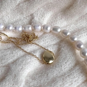 Minimalist 925 sterling silver gold-plated pendant necklace with white pearls