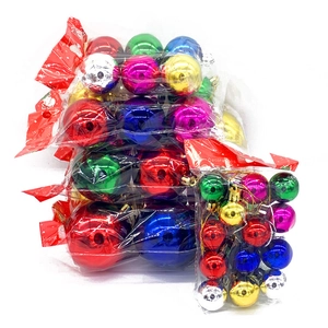 Detail view of 4cm shiny Christmas balls in bulk OPP bag packaging for tree decoration