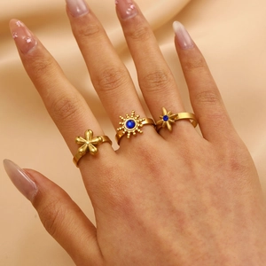 3-delige set van 18K goudvergulde roestvrijstalen ringen met blauwe kristallen en bloemen
