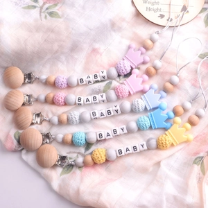 5-pack baby pacifier clips with beech wood beads and silicone crown in pastel colors