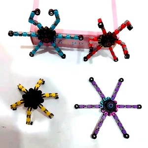 Mechanical fidget spinner with deformable robot chains in four vibrant colors