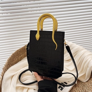 Croc-Embossed PU Leather Tote Crossbody Bag With Golden Snake Metal Handle Vintage Elegant Handbag For Women