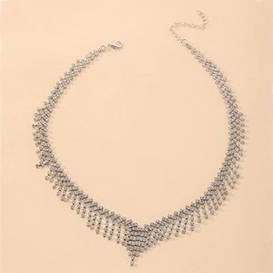Collier Choker Gland En Forme De V De Luxe Alliage Argent Strass Complet Chaîne De Clavicule Brillante Pour Femmes Banquet Mariage