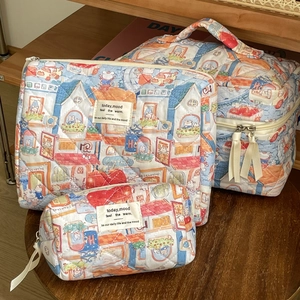 Quilted Polyester Cartoon Illustration Makeup Bag Animal Town Print Large Capacity Travel Toiletry Handbag Cute Retro Style For Women