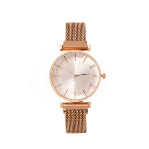 Montre élégante pour femme en or rose avec cadran champagne et bracelet en maille