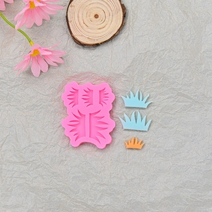 Detailed pink silicone grass mold for DIY fondant cake decor and clay art creation