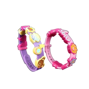 DIY colorful silicone bead bracelets with cute cartoon charms for girls' creative play