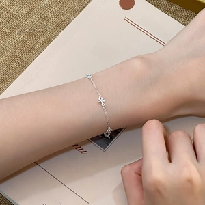 Elegant S925 sterling silver floral charm bracelet for women in a fresh minimalist style