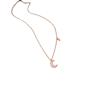 Choker lune minimaliste en or rose avec incrustation de nacre blanche pour femme