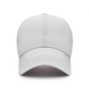 Unisex quick-dry lightweight baseball cap in light grey with breathable air vents