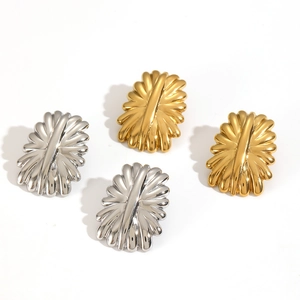 Polished gold and silver stainless steel fan-shaped flower earrings in a pair set