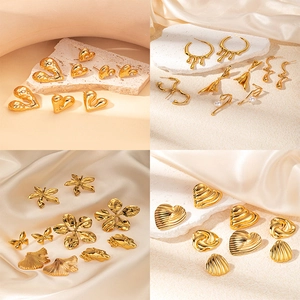 Vintage Heart Flower Rhinestone Earrings Gold Plated Stainless Steel Earring Post Elegant Butterfly Ginkgo Leaf Jewelry Women