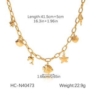 Détail du collier en acier doré thème océan avec dimensions et spécifications de poids