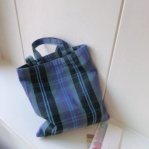 Vintage-Stoffbeutel aus Canvas mit blau-violettem Karomuster für den täglichen Gebrauch