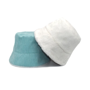 Chapeau bob d'hiver en velours côtelé bleu et bonnet thermique en peluche blanche