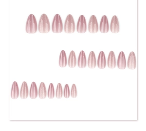 Detail der nude-rosa Katzenauge Mandel-Press-on-Nägel Set mit 24 schimmernden Nägeln