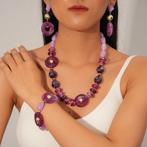 Chunky Beaded Necklace Vintage Ethnic Acrylic Resin Irregular Round Gold Metal Accents Bohemian Style For Women Jewelry